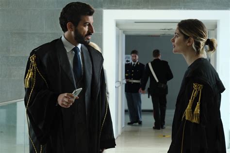 replica il processo canale 5
